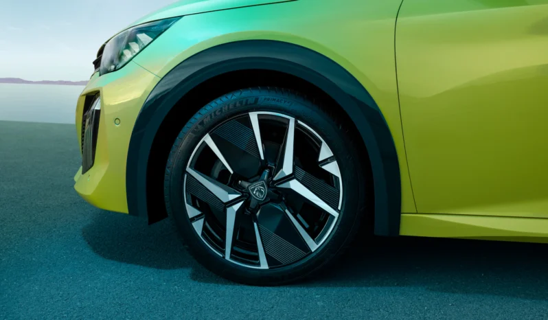 
								Peugeot 208 full									